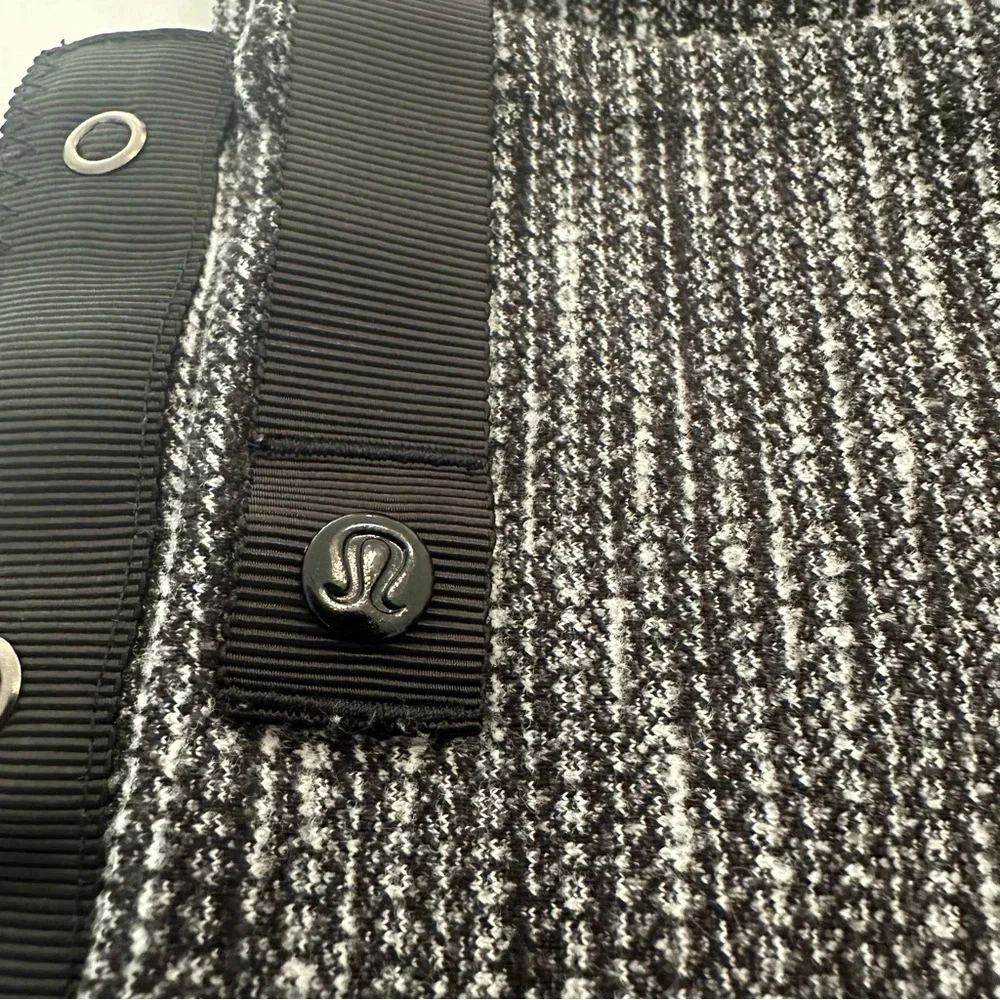 Lululemon vinyasa scarf - Picture 2 of 11